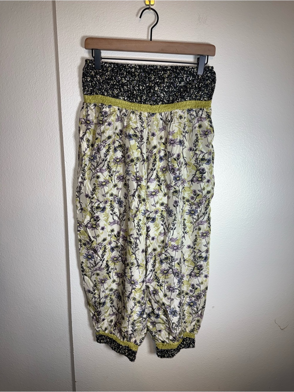 ANTHROPOLOGIE PINKERTON 100% Silk Smocked waist floral cottagecore joggers M